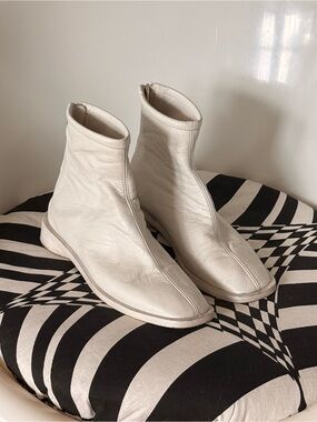 L'INTERVALLE Cream Leather Zip Ankle Boots